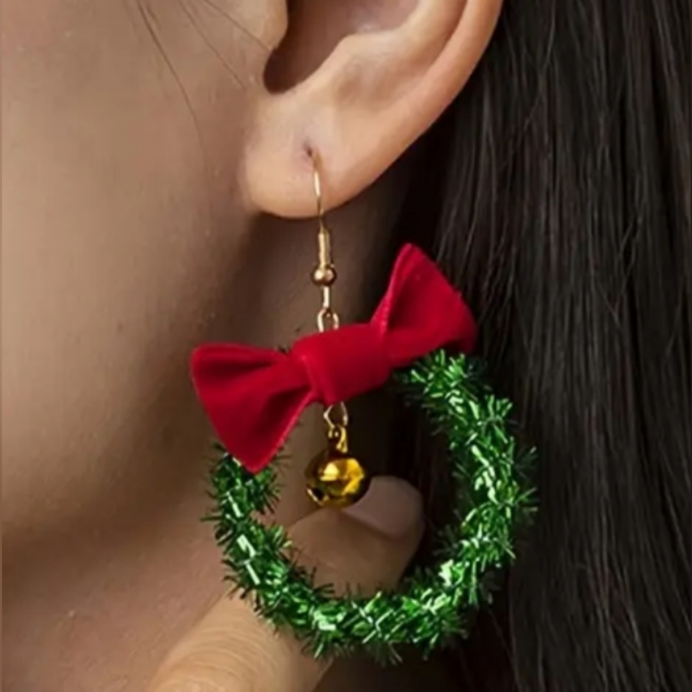 Festive Green and Red‎ Wreath Earrings